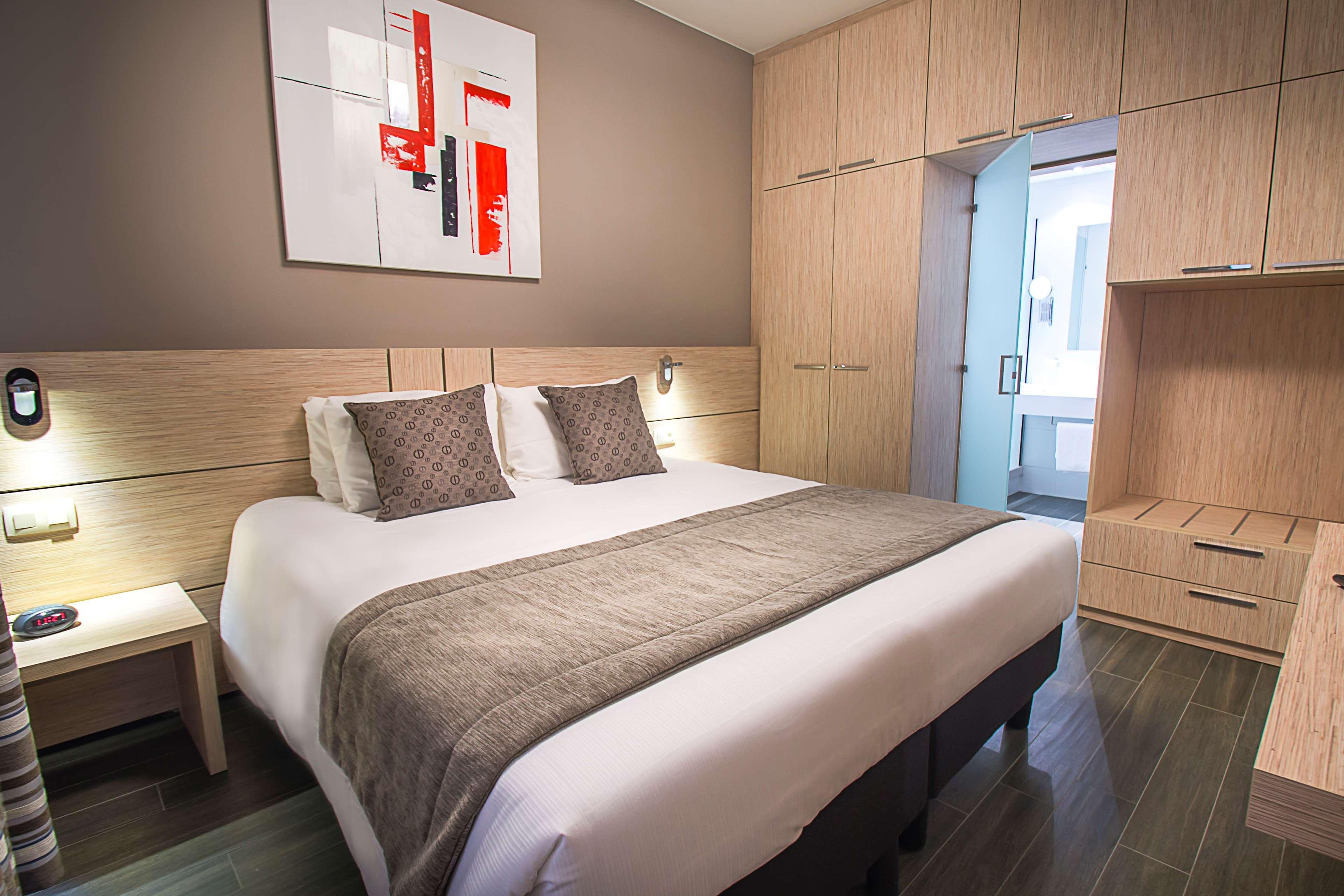 Отель Ibis Styles Charleroi Airport Aero 44 Экстерьер фото