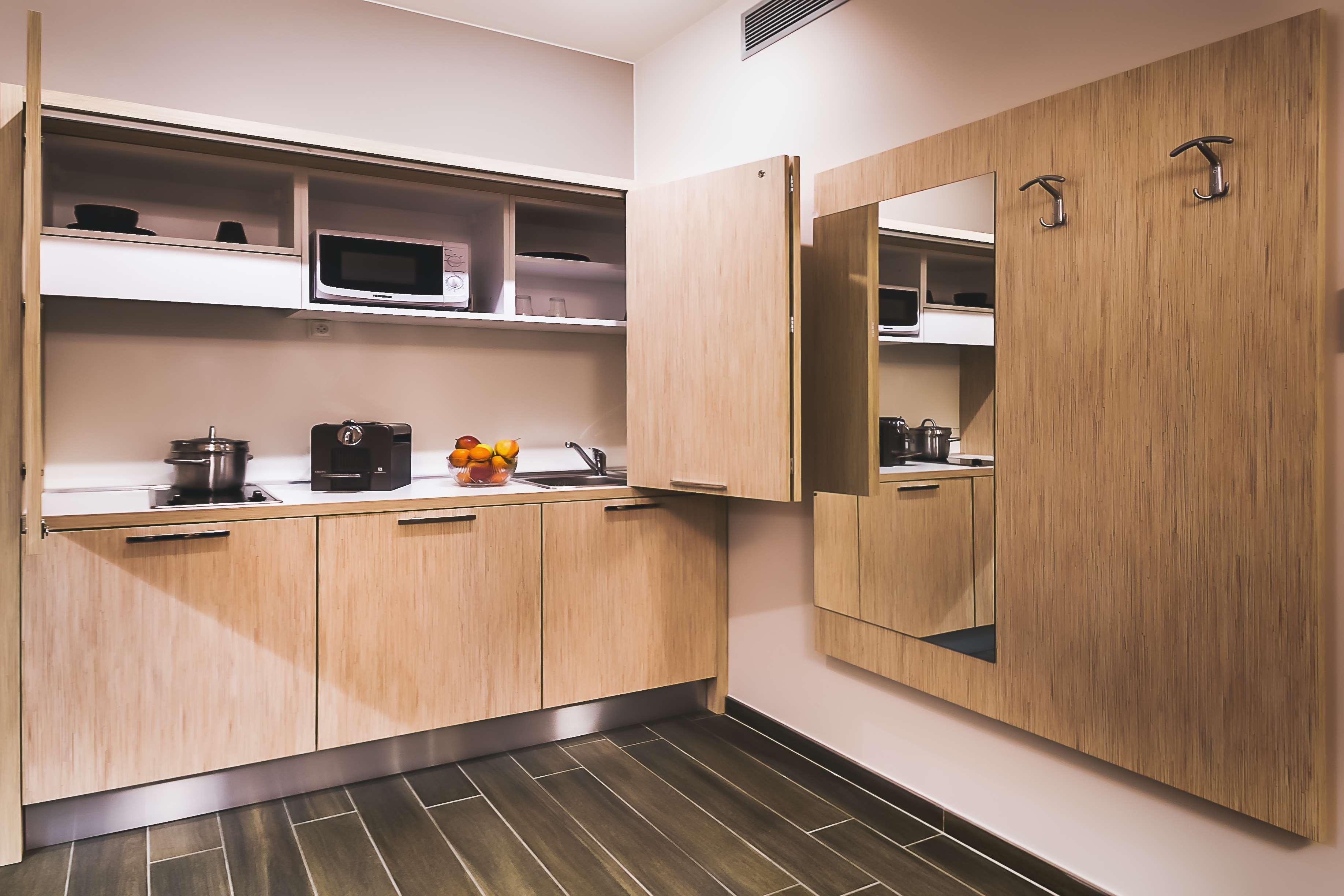 Отель Ibis Styles Charleroi Airport Aero 44 Экстерьер фото