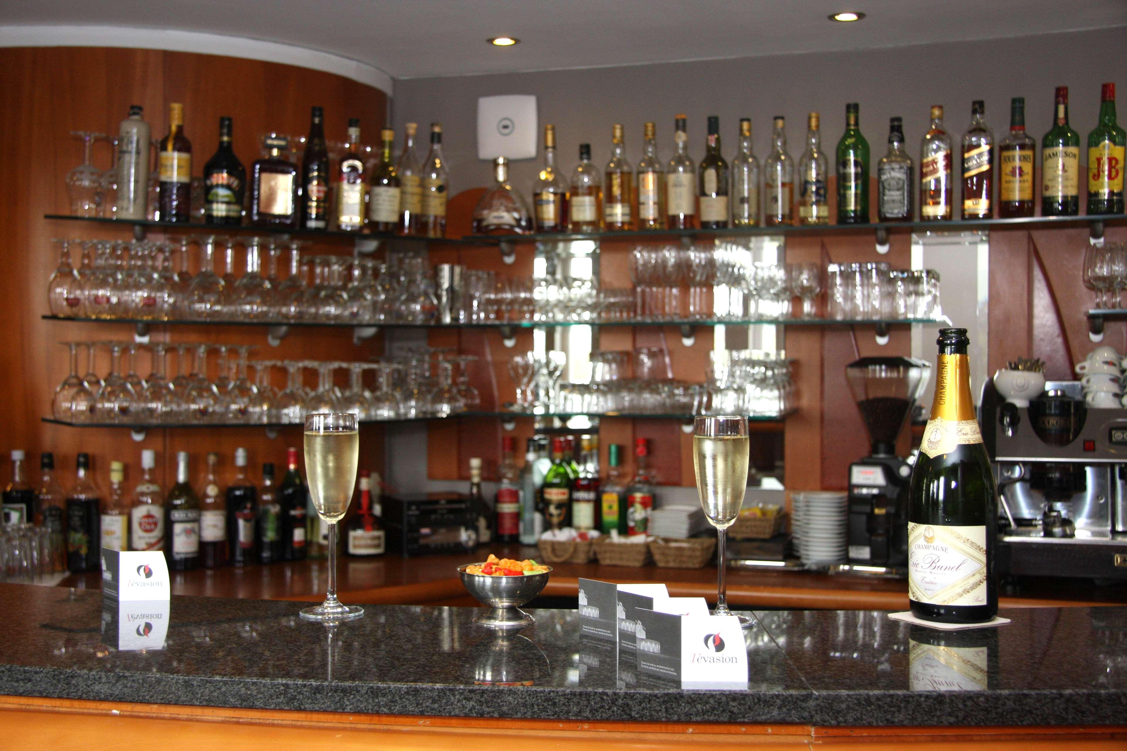 Отель Ibis Styles Charleroi Airport Aero 44 Экстерьер фото