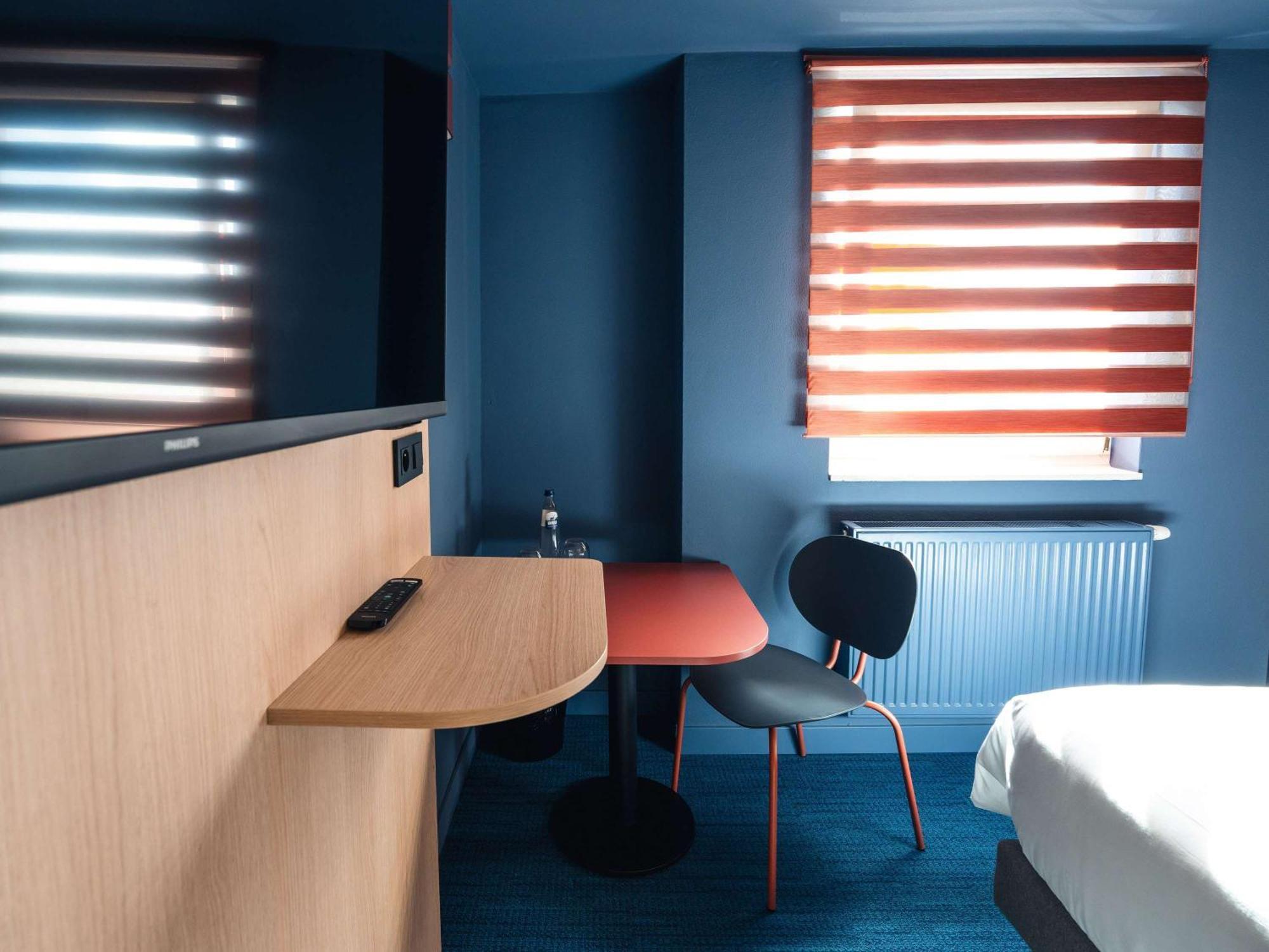 Отель Ibis Styles Charleroi Airport Aero 44 Экстерьер фото