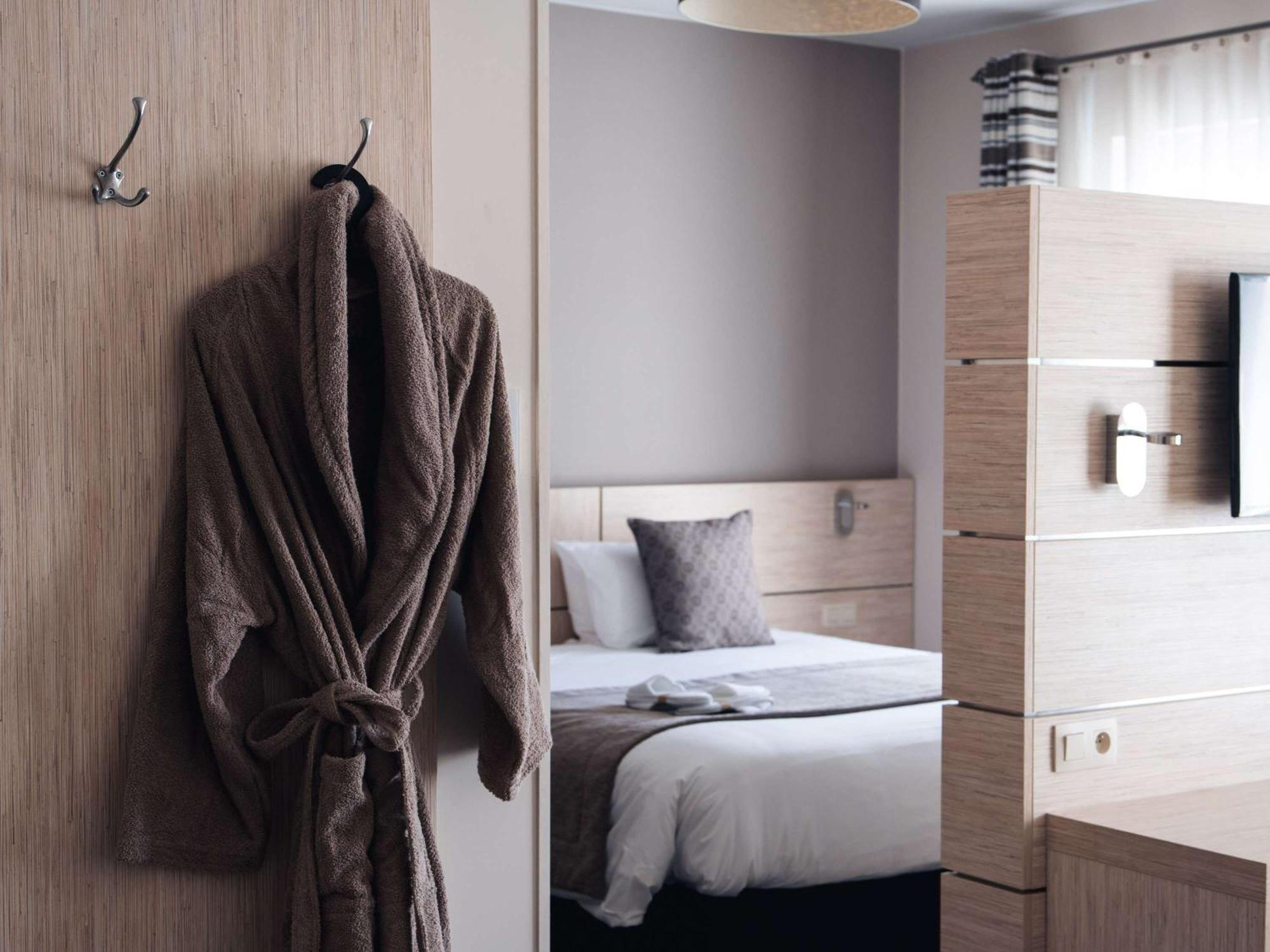 Отель Ibis Styles Charleroi Airport Aero 44 Экстерьер фото