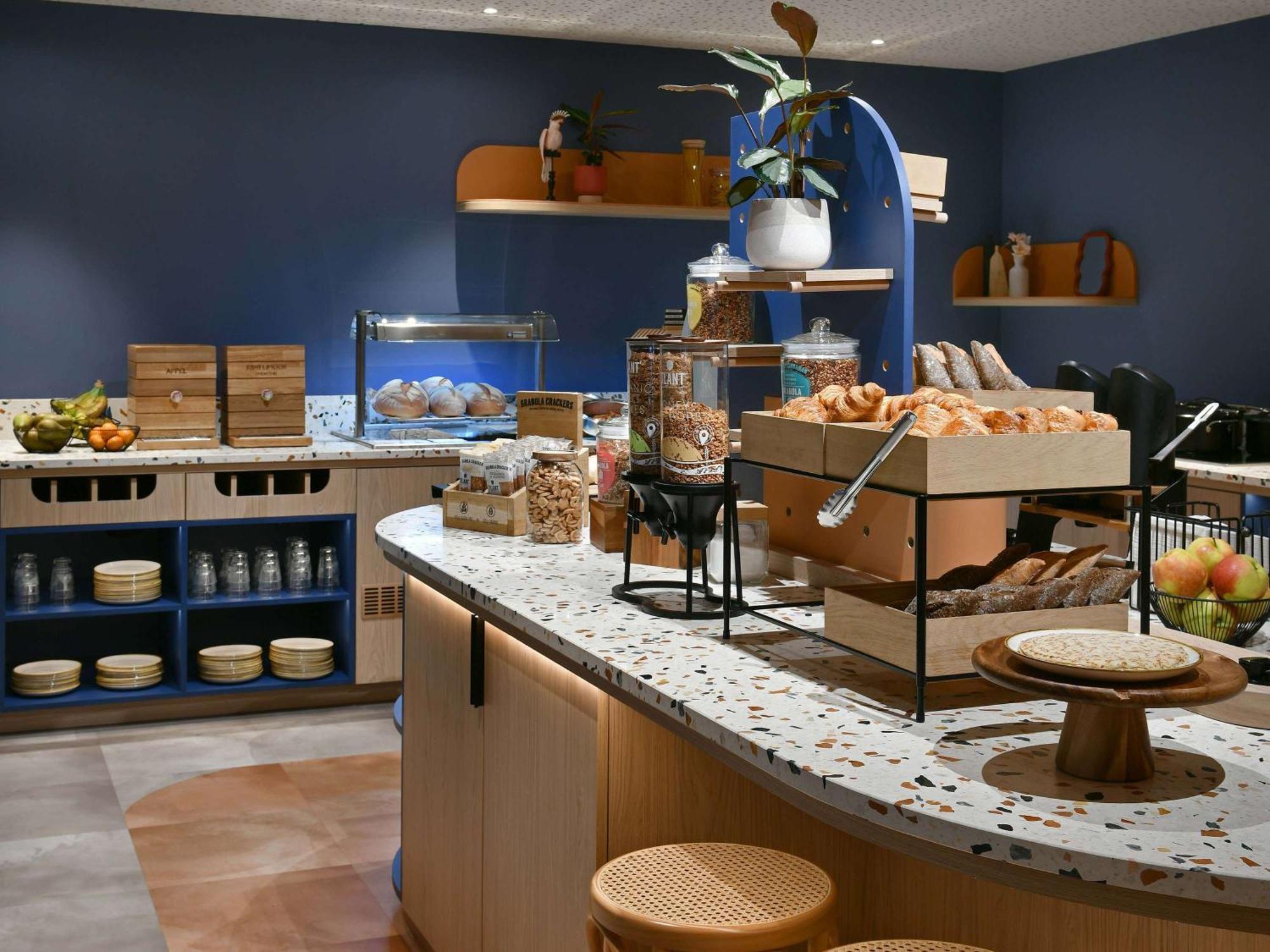 Отель Ibis Styles Charleroi Airport Aero 44 Экстерьер фото
