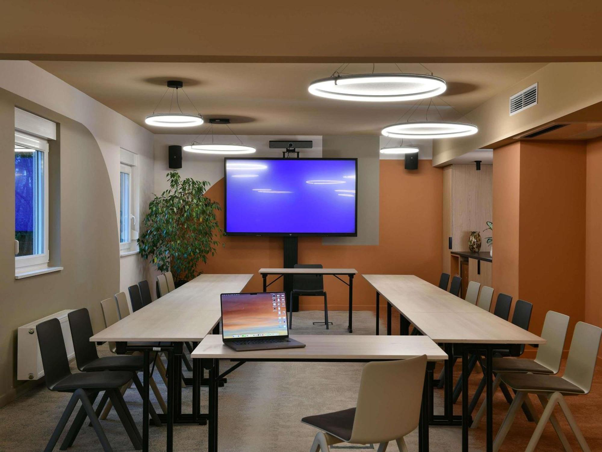 Отель Ibis Styles Charleroi Airport Aero 44 Экстерьер фото