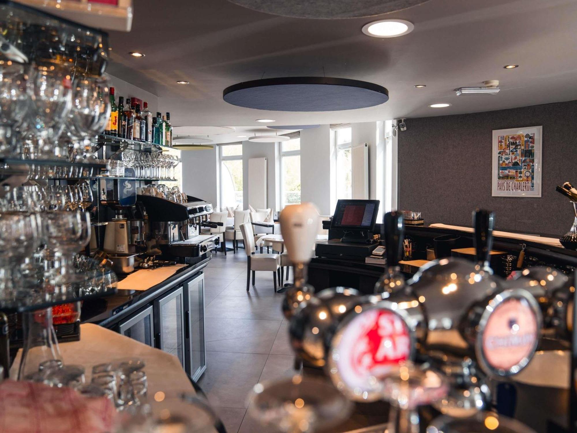 Отель Ibis Styles Charleroi Airport Aero 44 Экстерьер фото