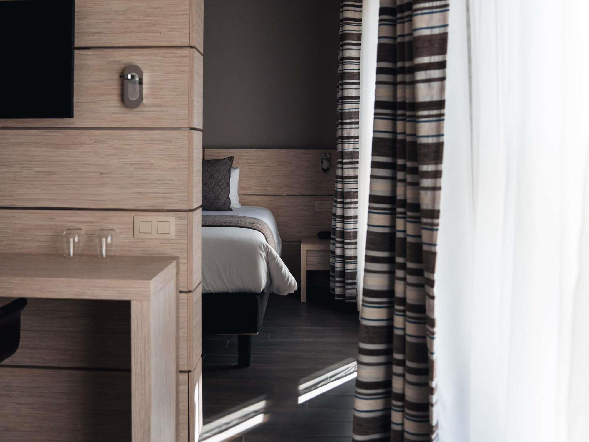 Отель Ibis Styles Charleroi Airport Aero 44 Экстерьер фото
