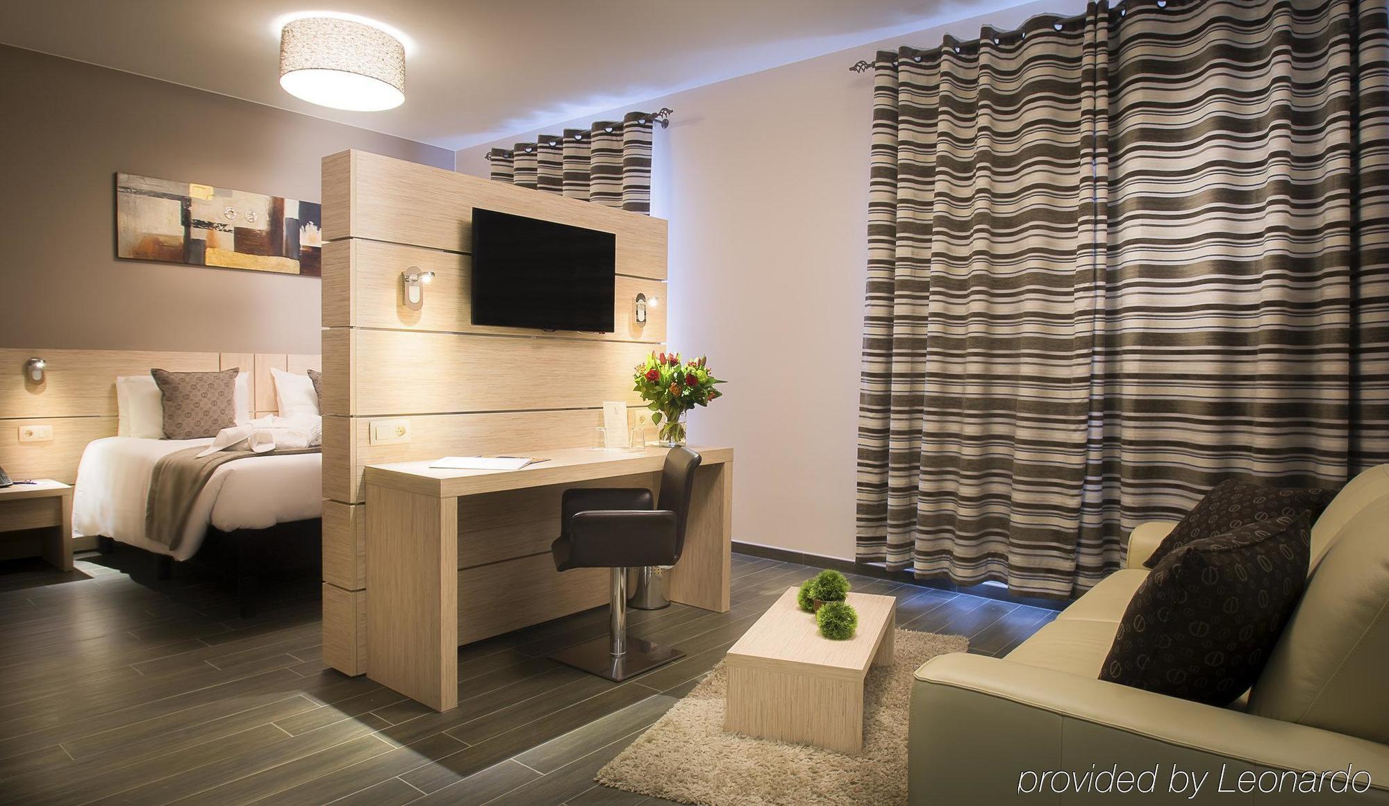 Отель Ibis Styles Charleroi Airport Aero 44 Экстерьер фото